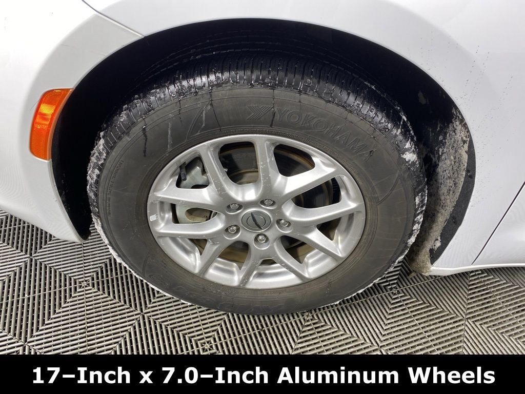 2024 Chrysler Voyager LX