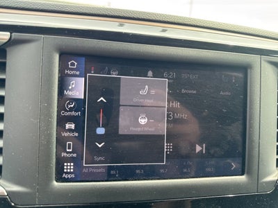 2023 Chrysler Voyager LX