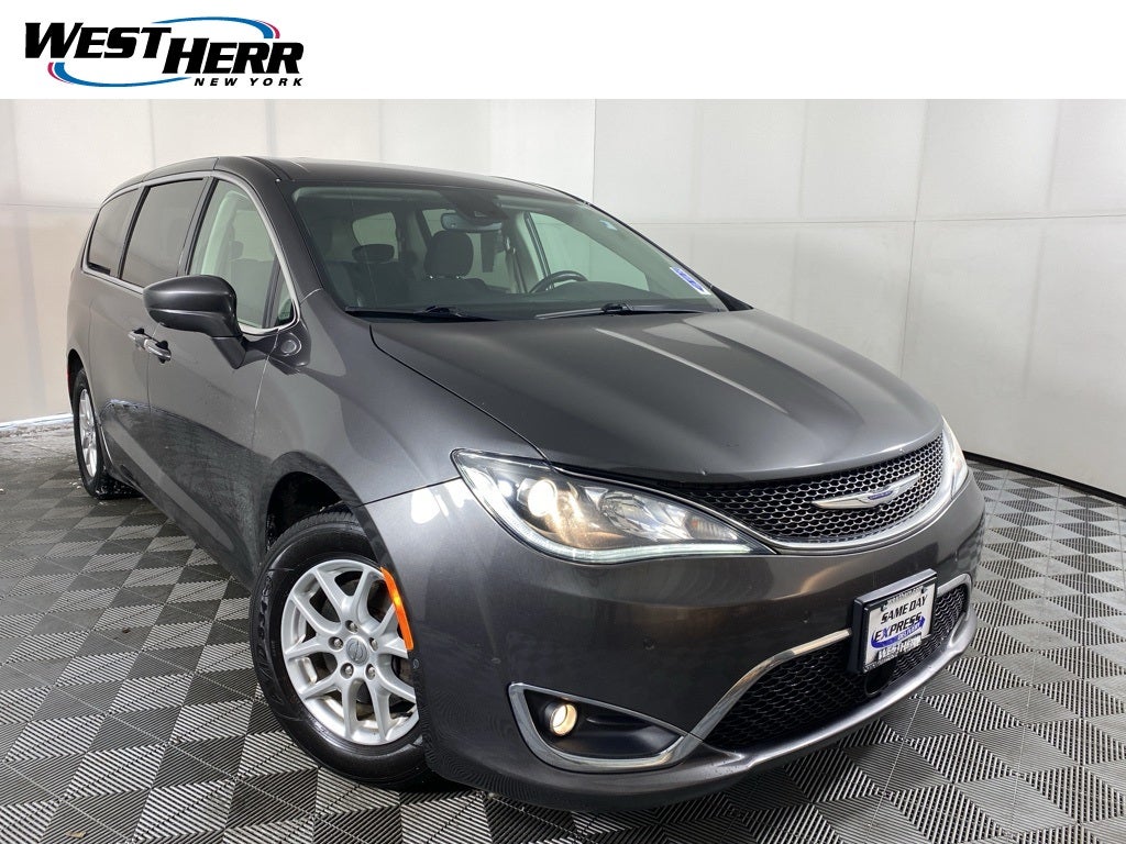 2020 Chrysler Pacifica Touring