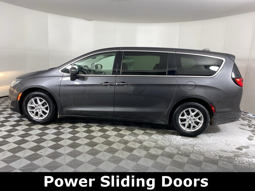 2020 Chrysler Pacifica Touring