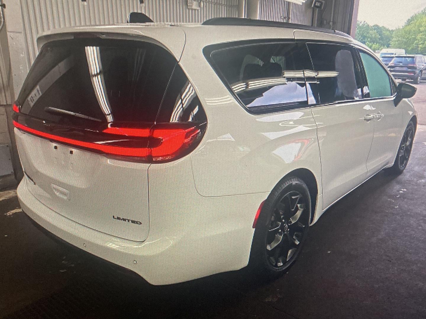 2025 Chrysler Pacifica Limited