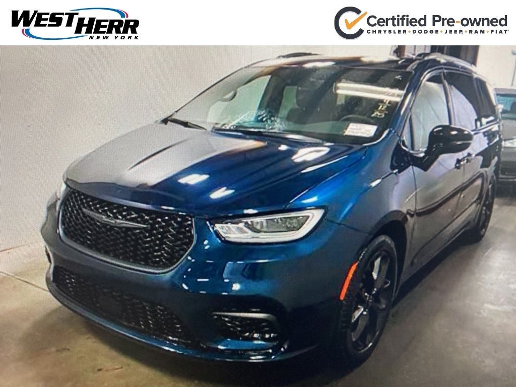 2025 Chrysler Pacifica Limited's photo