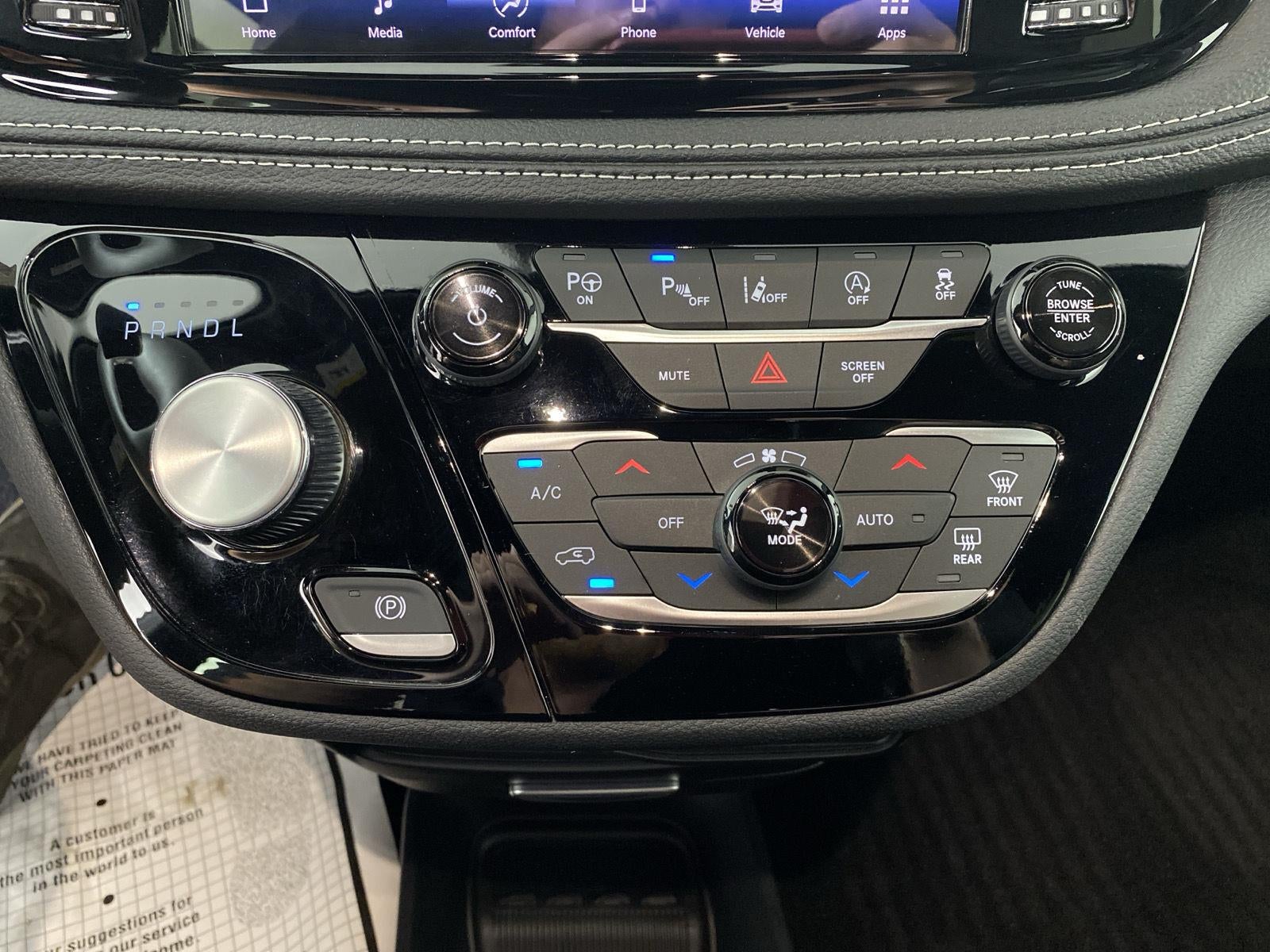 2025 Chrysler Pacifica Select