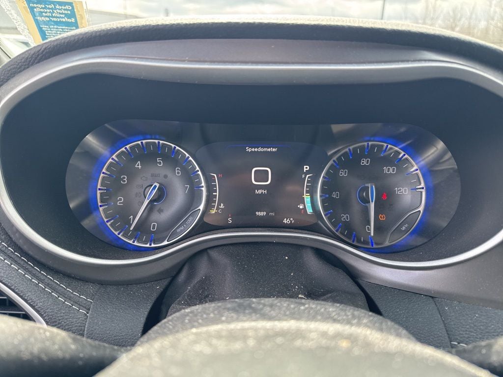 2025 Chrysler Pacifica Select