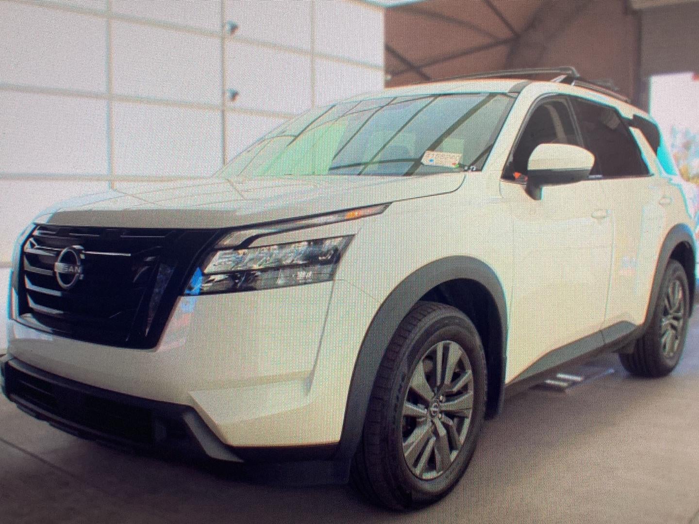 2023 Nissan Pathfinder SV