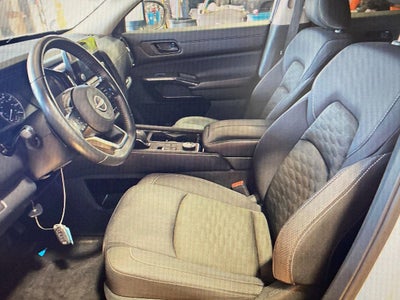 2023 Nissan Pathfinder SV