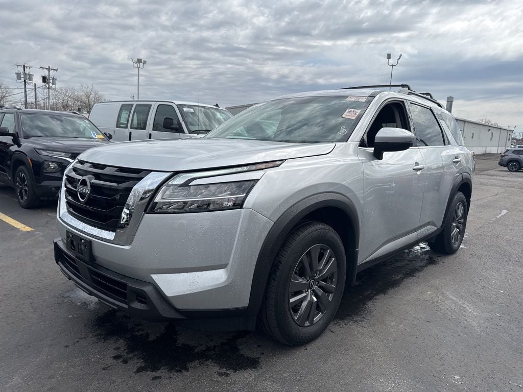 2024 Nissan Pathfinder SV
