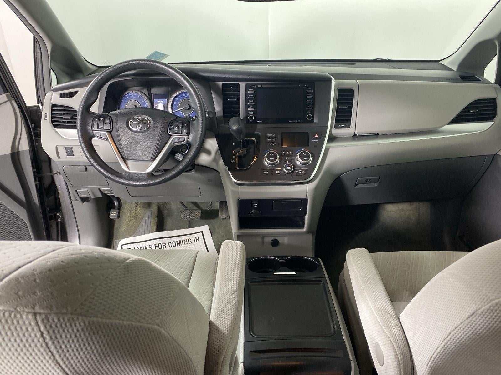 2018 Toyota Sienna LE