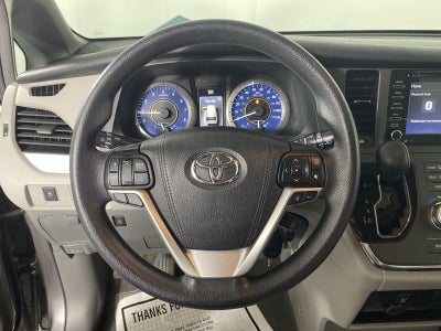2018 Toyota Sienna LE