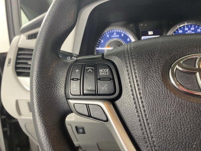 2018 Toyota Sienna LE