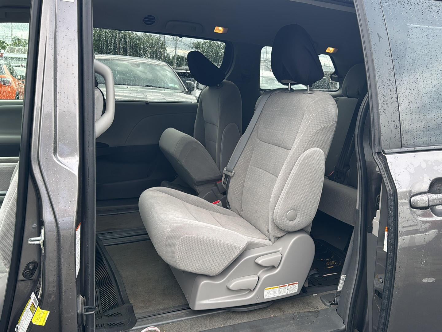 2018 Toyota Sienna LE