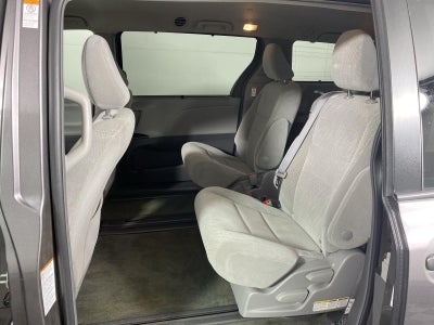 2018 Toyota Sienna LE