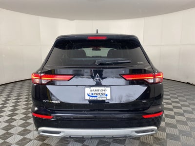 2024 Mitsubishi Outlander Base