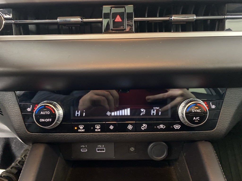 2024 Mitsubishi Outlander Base