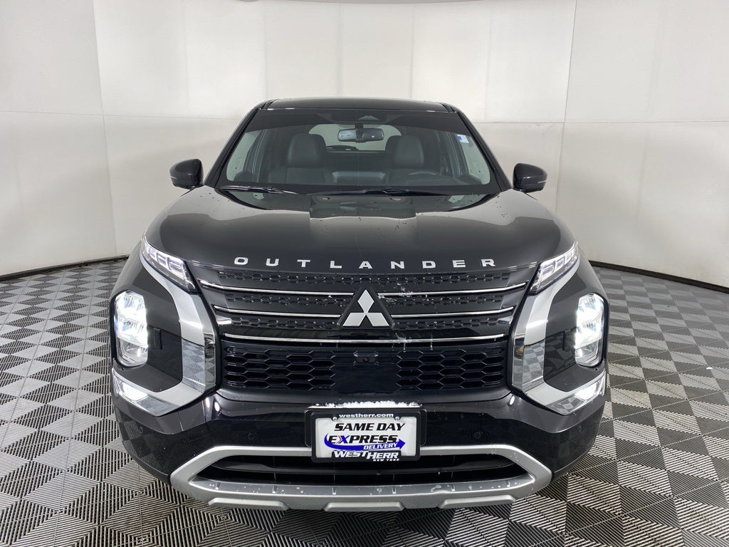 2024 Mitsubishi Outlander Base