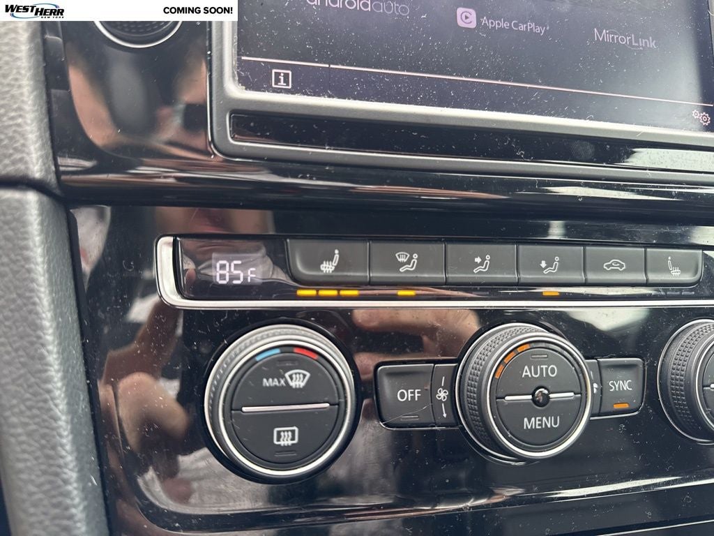 2017 Volkswagen Golf R DCC & Navigation 4Motion