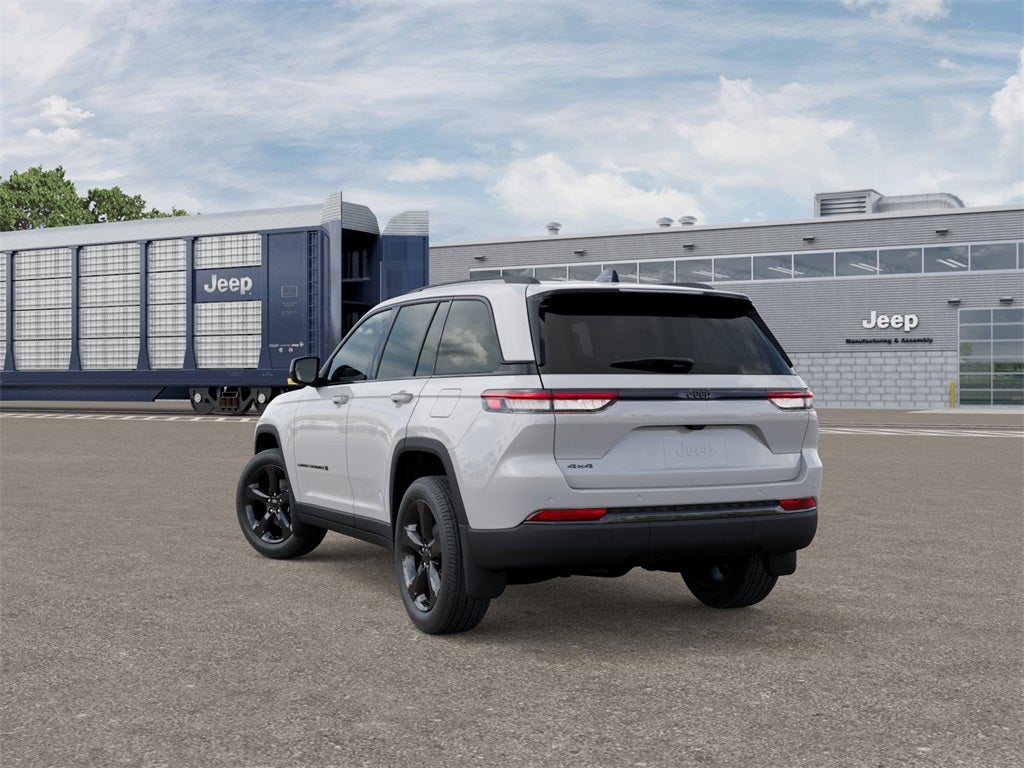 2025 Jeep Grand Cherokee Base