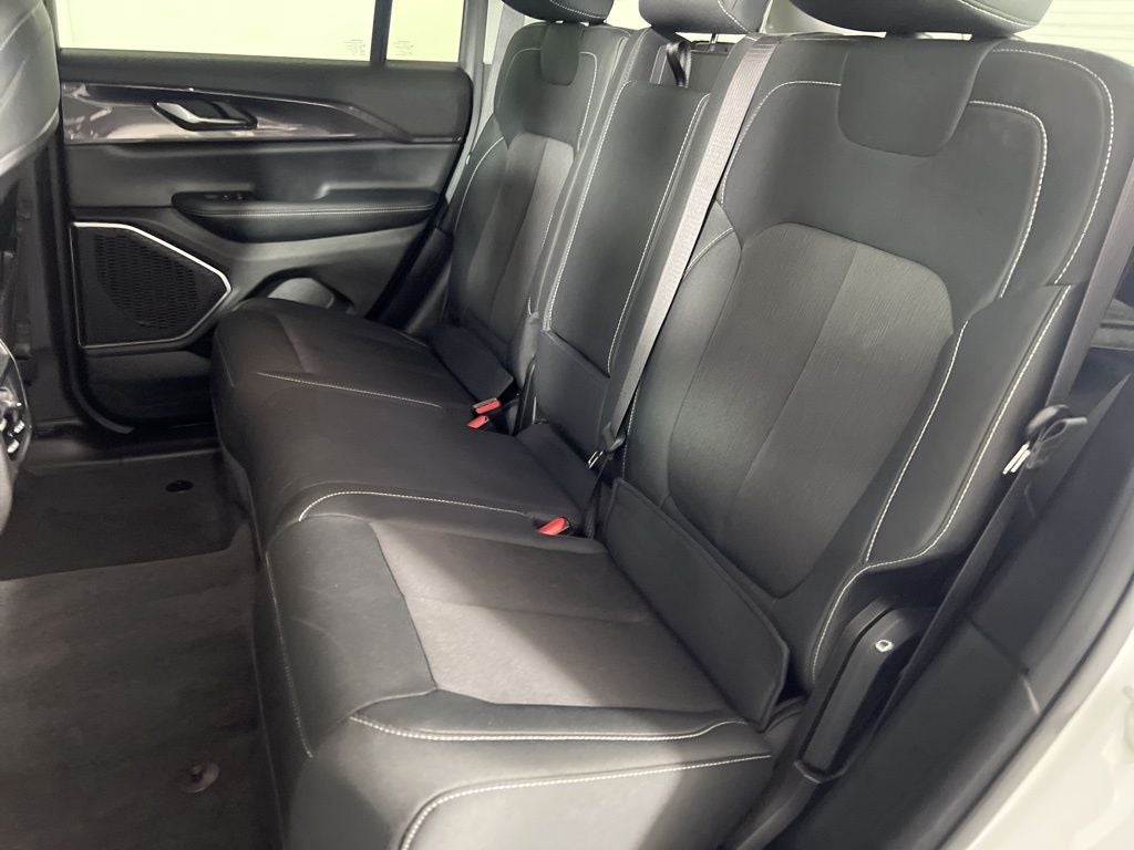 2022 Jeep Grand Cherokee Laredo