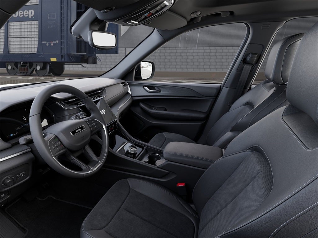 2025 Jeep Grand Cherokee Base