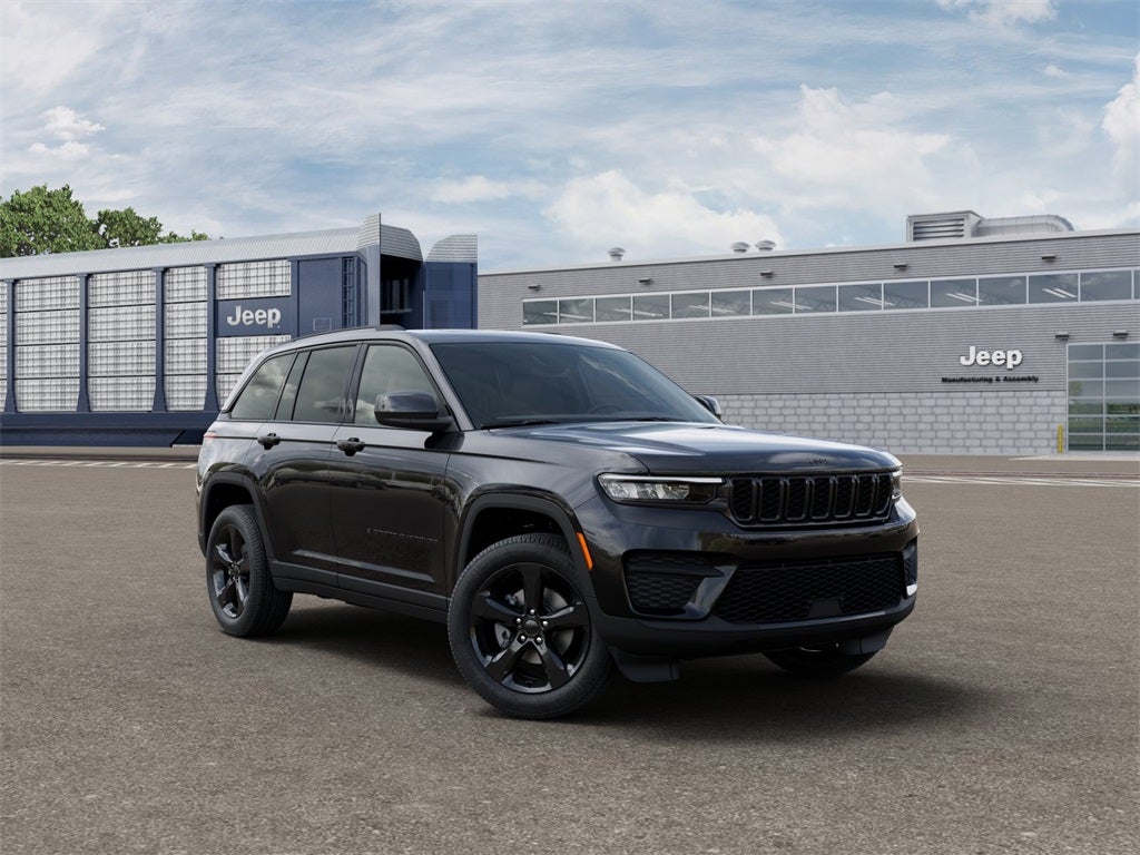 2025 Jeep Grand Cherokee Base