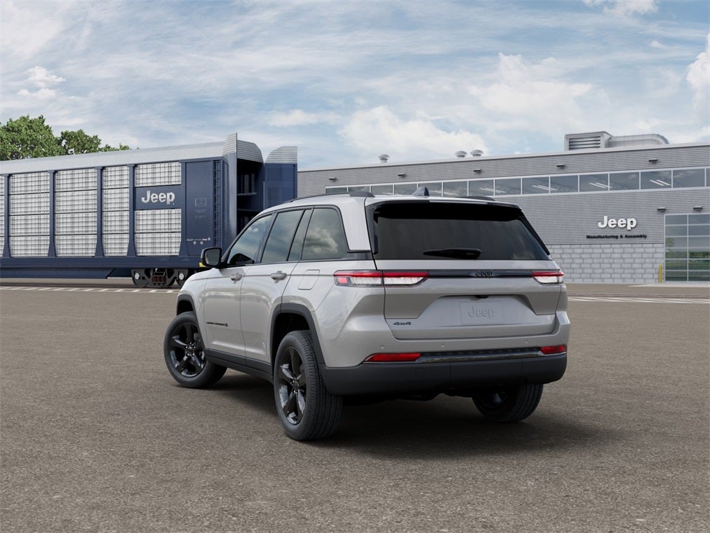 2025 Jeep Grand Cherokee Base