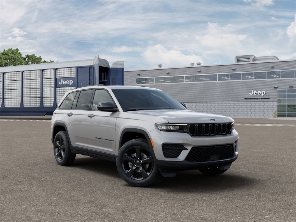 2025 Jeep Grand Cherokee Base