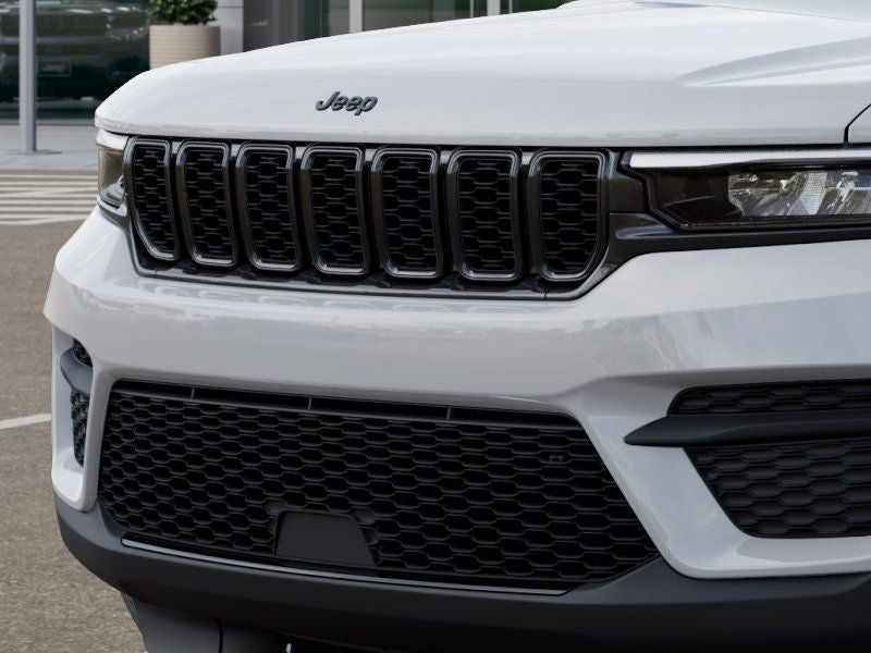 2025 Jeep Grand Cherokee Base