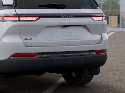 2025 Jeep Grand Cherokee Base