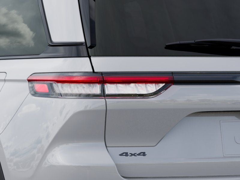 2025 Jeep Grand Cherokee Base