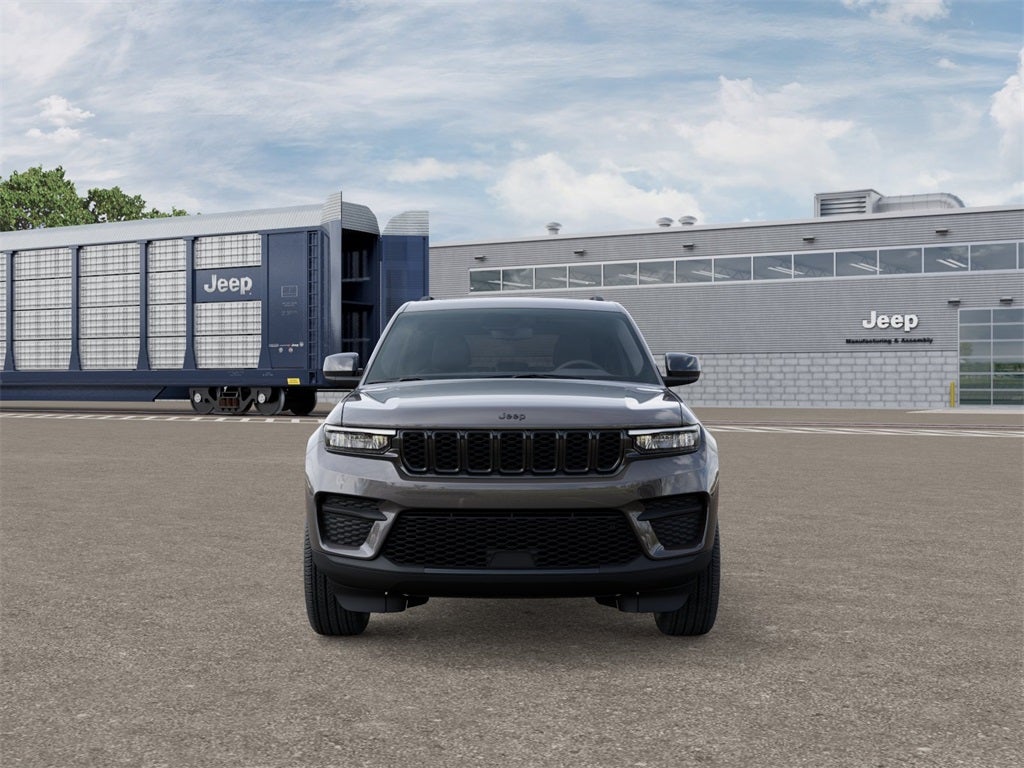 2025 Jeep Grand Cherokee Base