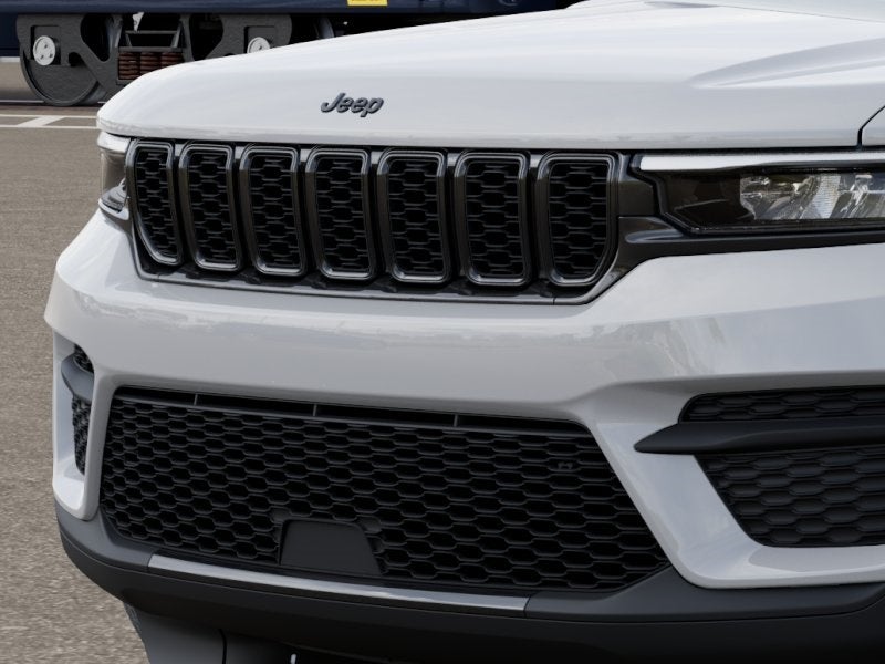 2025 Jeep Grand Cherokee Base