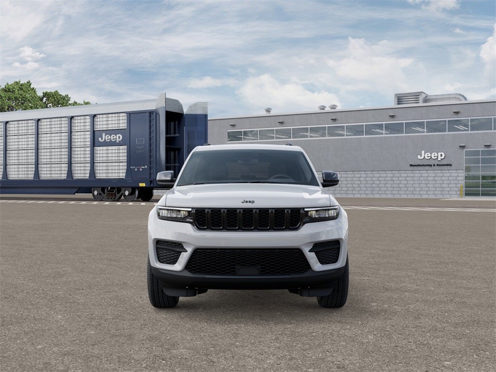 2025 Jeep Grand Cherokee Base