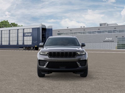 2025 Jeep Grand Cherokee Base