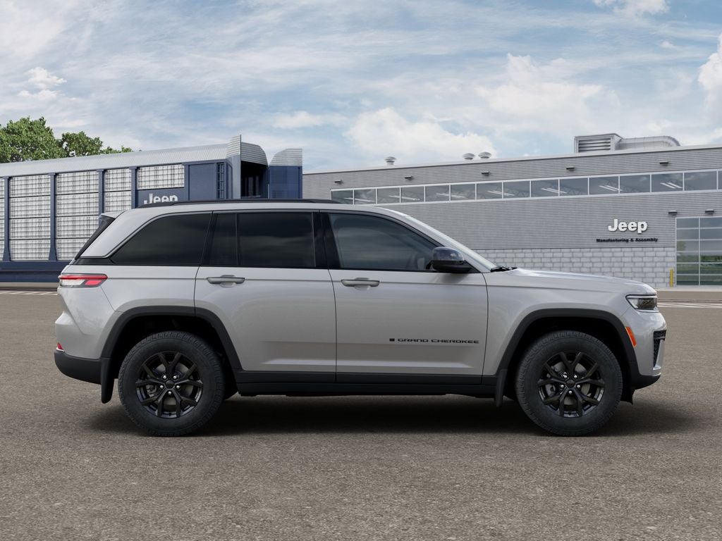 2026 Jeep Grand Cherokee Laredo
