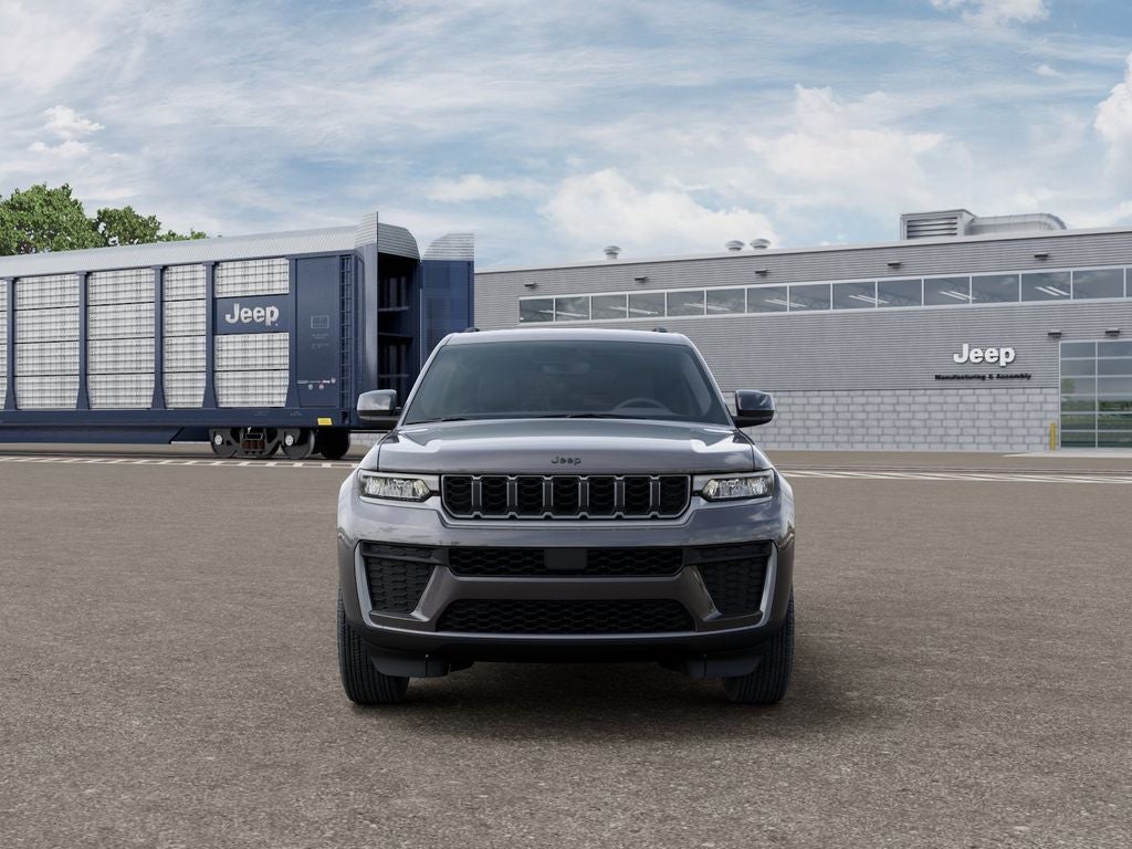2026 Jeep Grand Cherokee Laredo Altitude