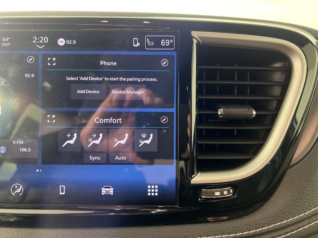 2026 Chrysler Pacifica Select