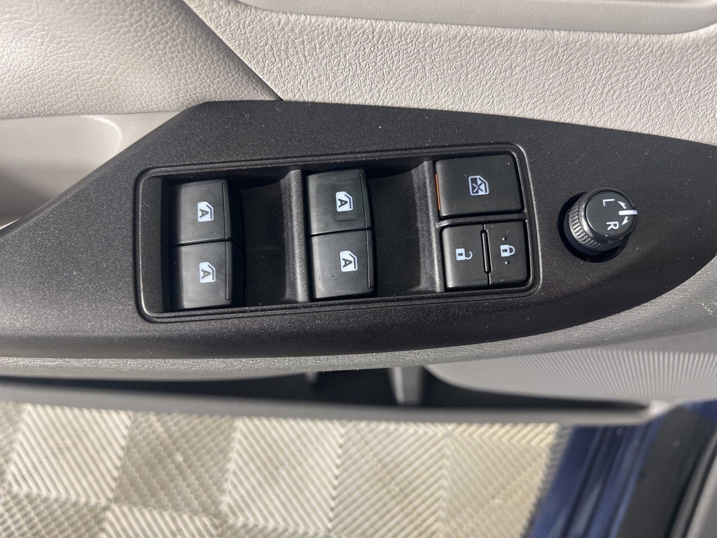 2020 Toyota Sienna LE 8 Passenger