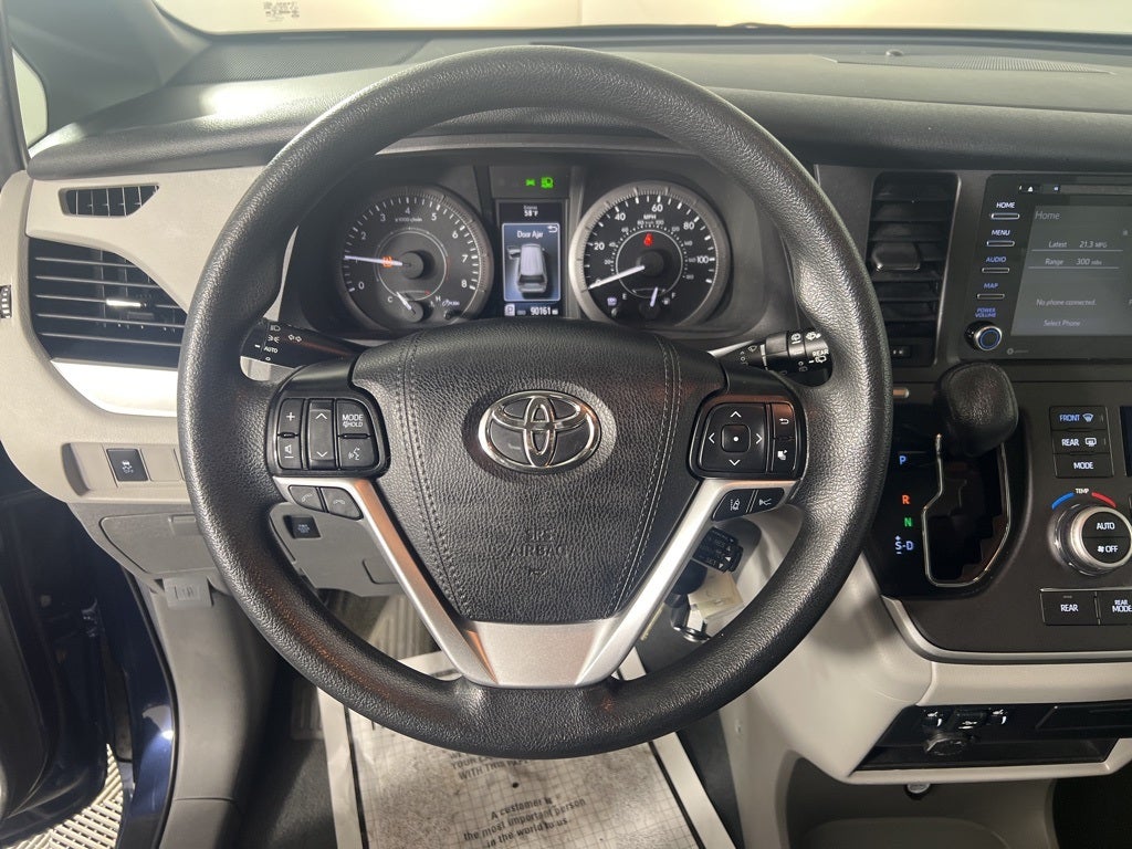 2020 Toyota Sienna LE 8 Passenger
