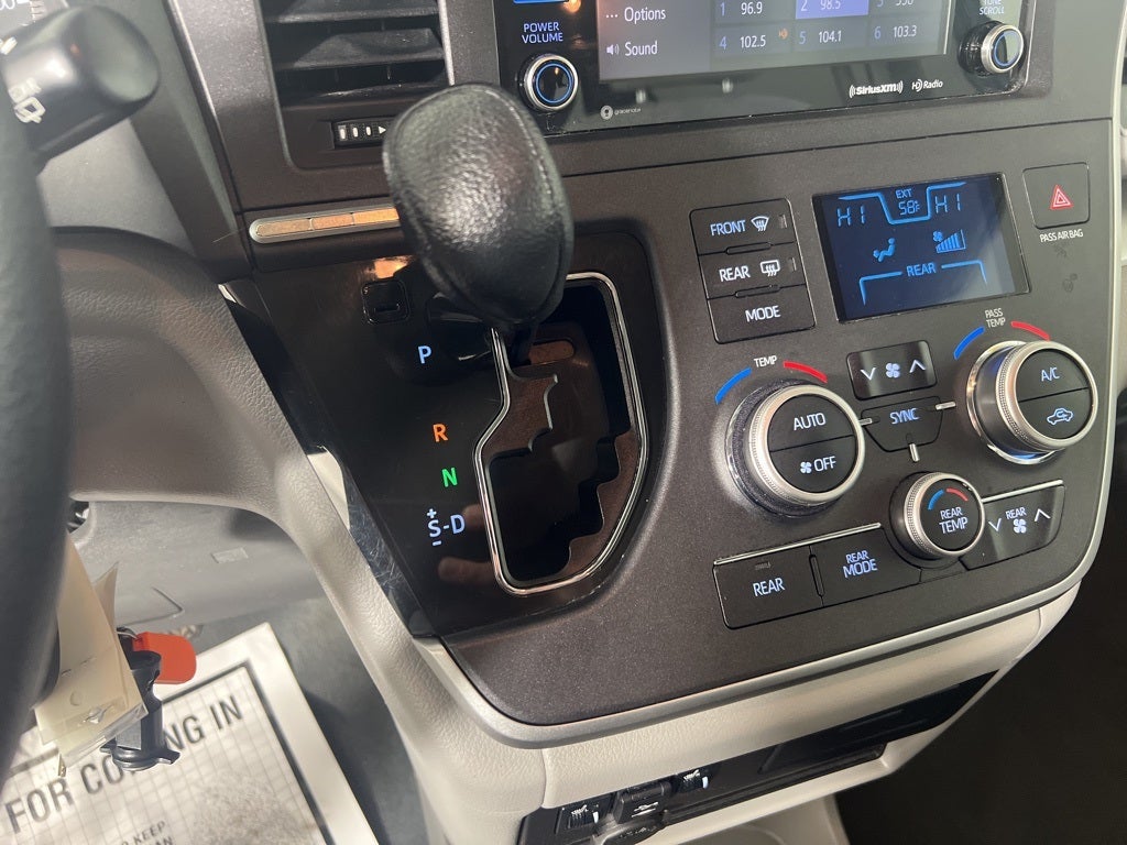 2020 Toyota Sienna LE 8 Passenger