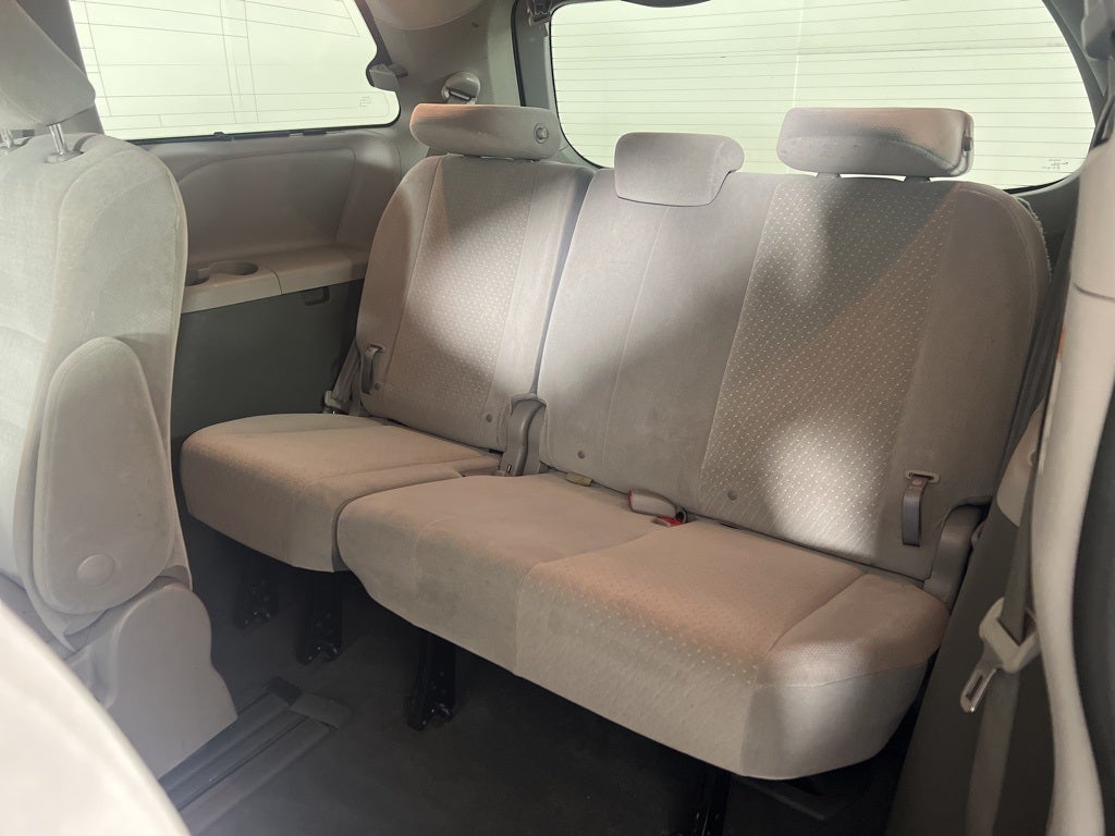 2020 Toyota Sienna LE 8 Passenger