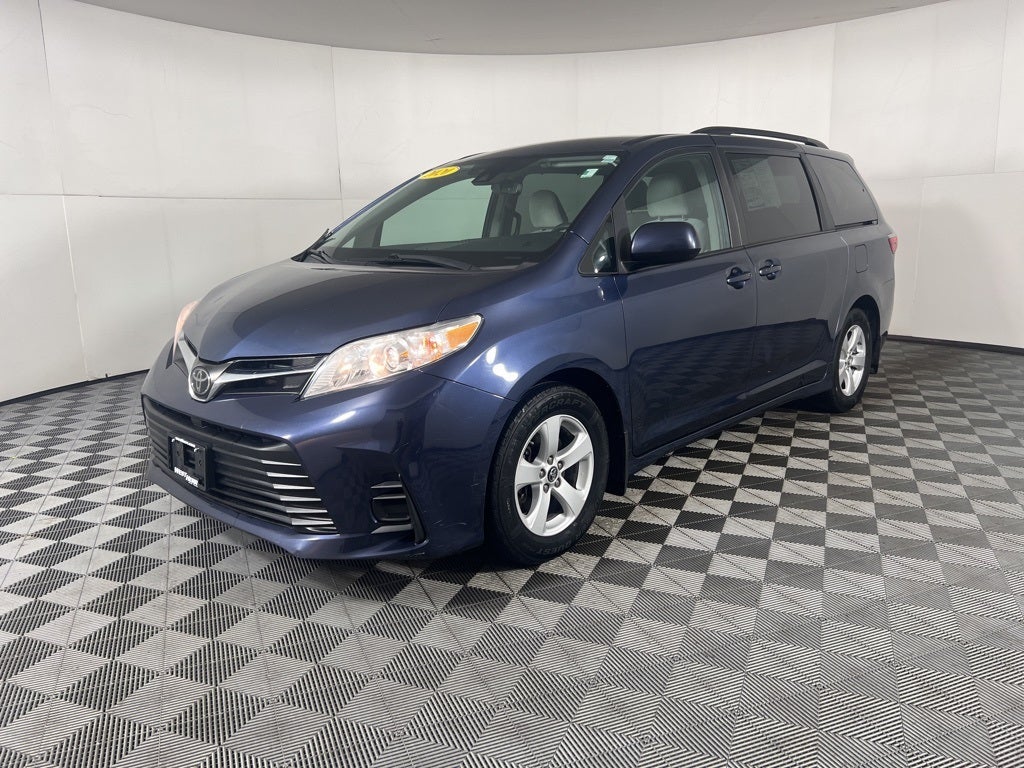 2020 Toyota Sienna LE 8 Passenger
