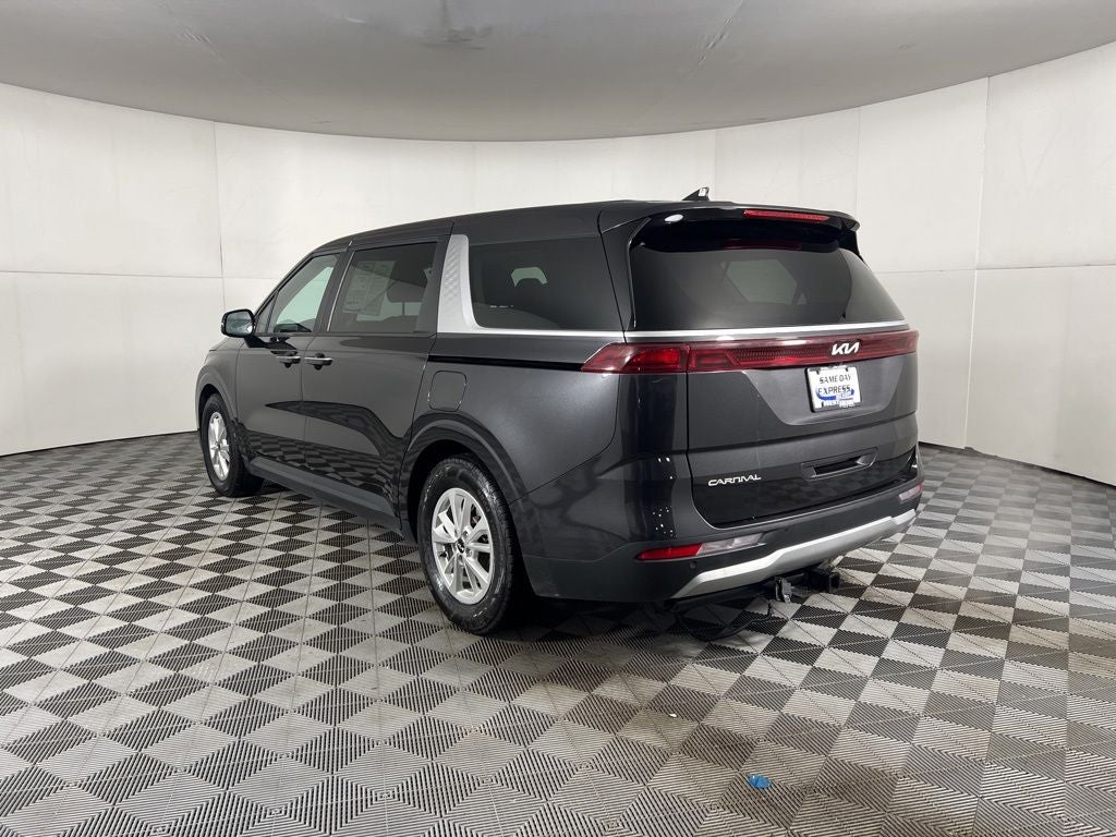 2024 Kia Carnival LX