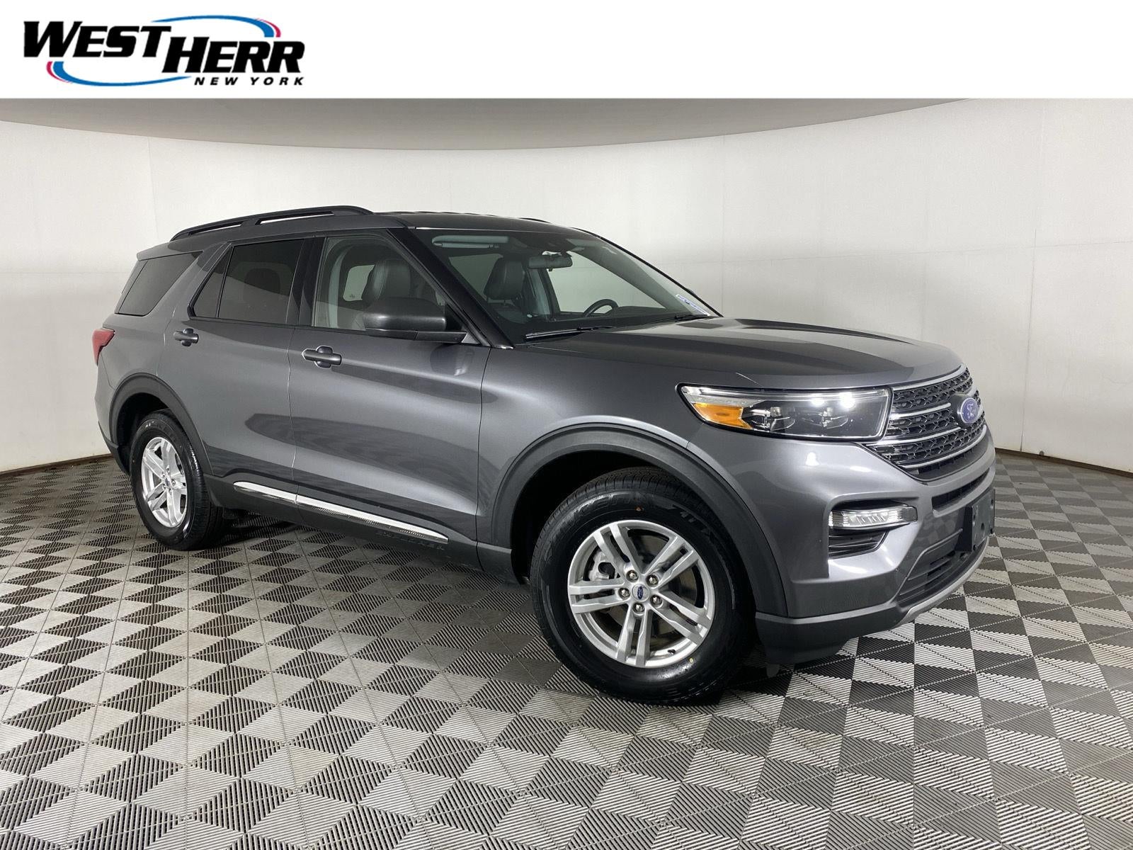 2022 Ford Explorer Base