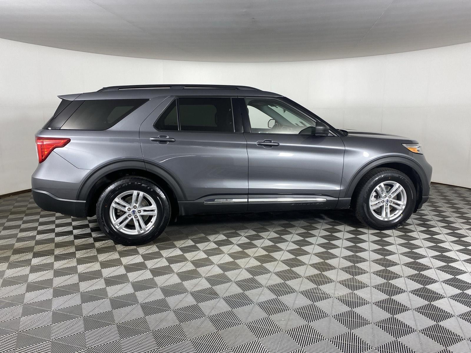 2022 Ford Explorer Base