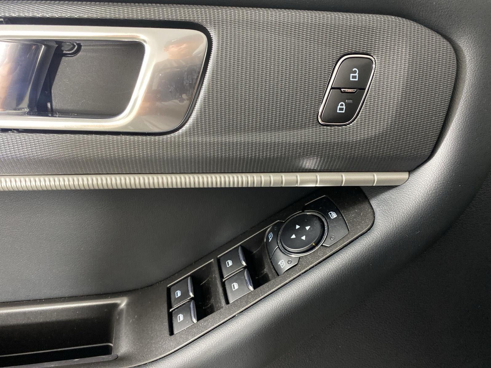 2026 Ford Explorer Base