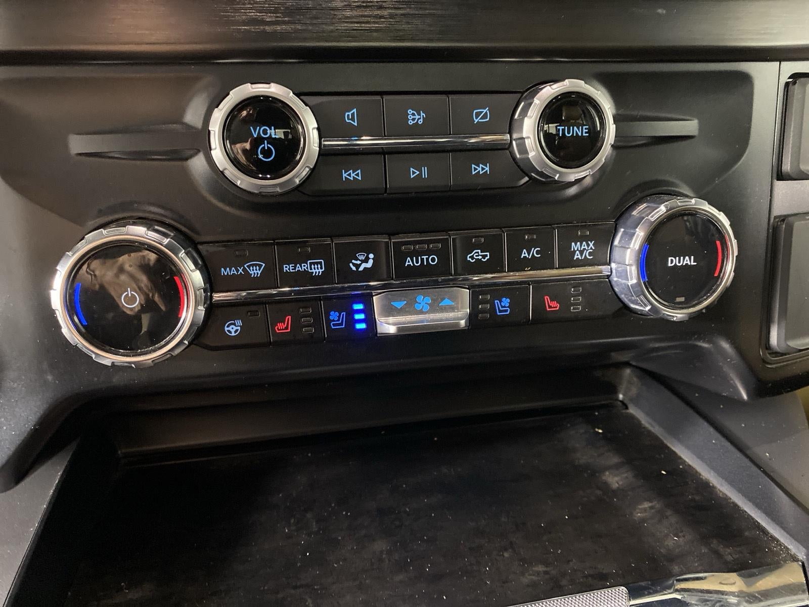 2024 Ford Super Duty F-450 DRW LARIAT