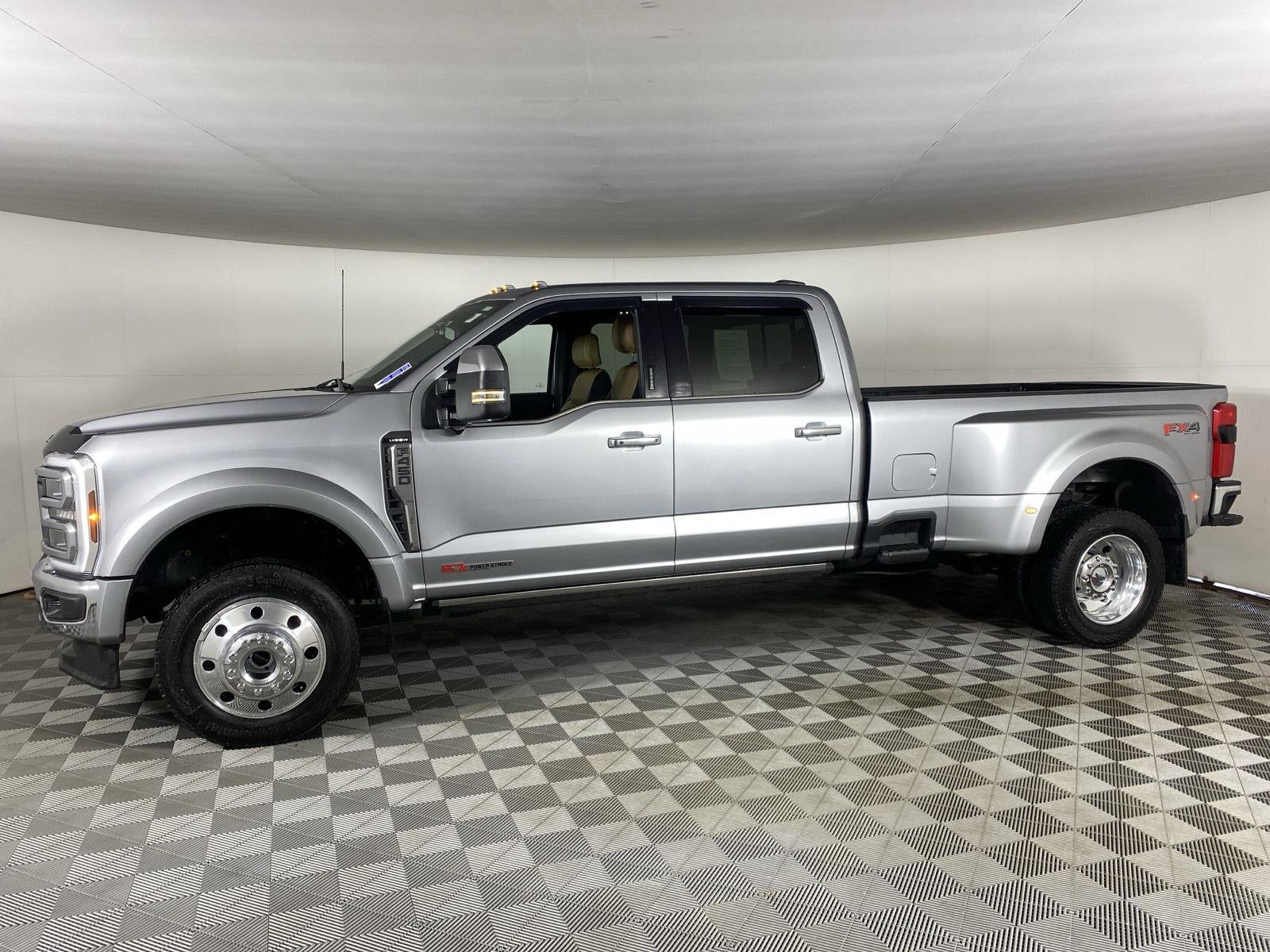 2024 Ford Super Duty F-450 DRW LARIAT