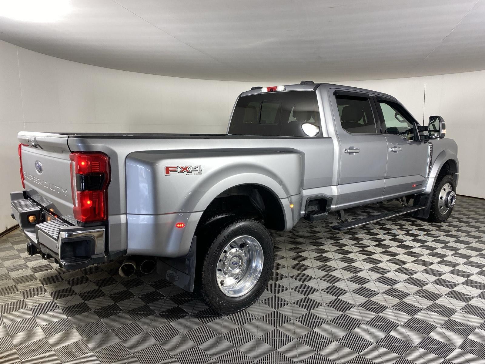 2024 Ford Super Duty F-450 DRW LARIAT