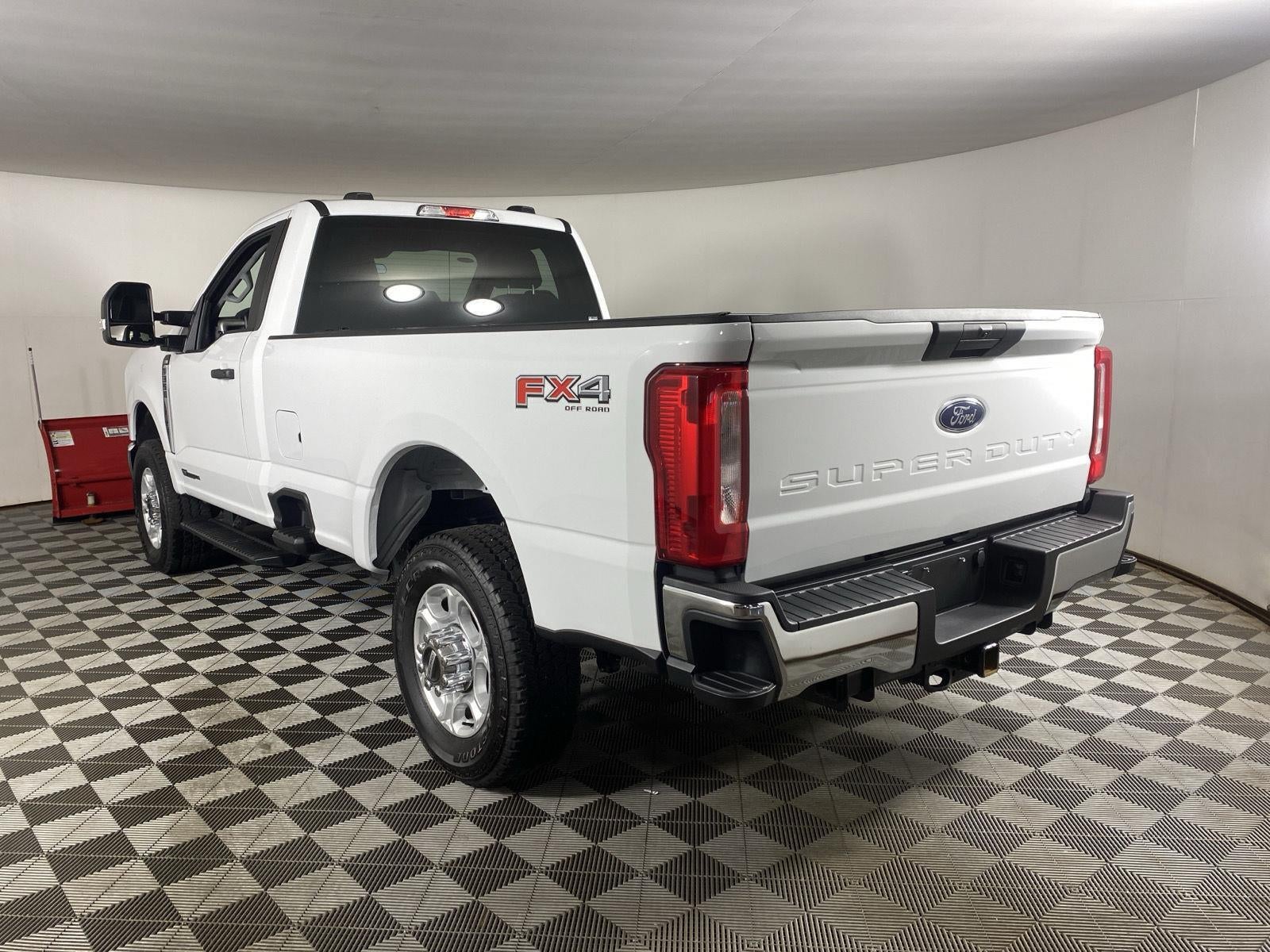 2025 Ford Super Duty F-350 XLT