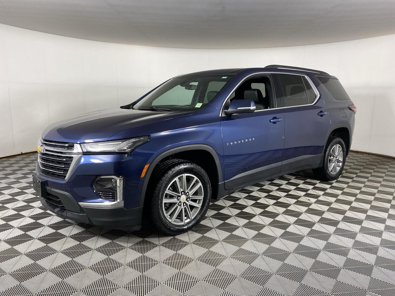 2023 Chevrolet Traverse LT Leather